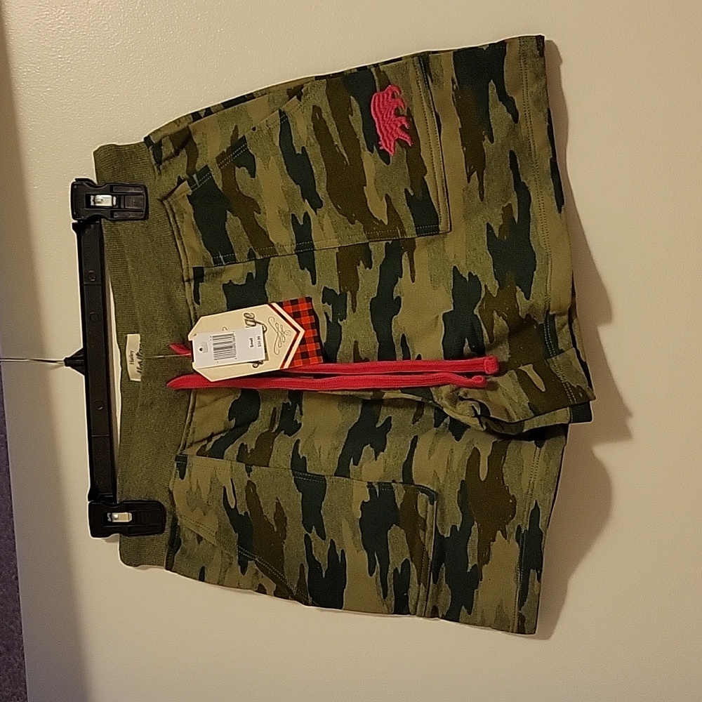 NWT: Hatley Heritage Womens Camo Shorts with Bear